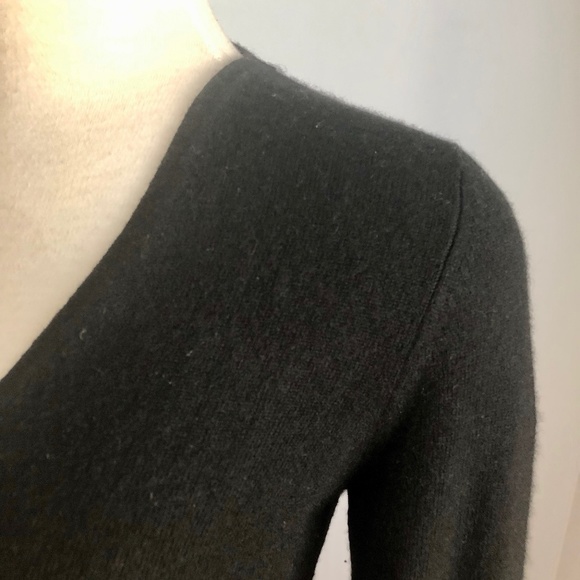 Classic Black Josef V-Neck Cashmere Cardigan - Picture 6 of 11